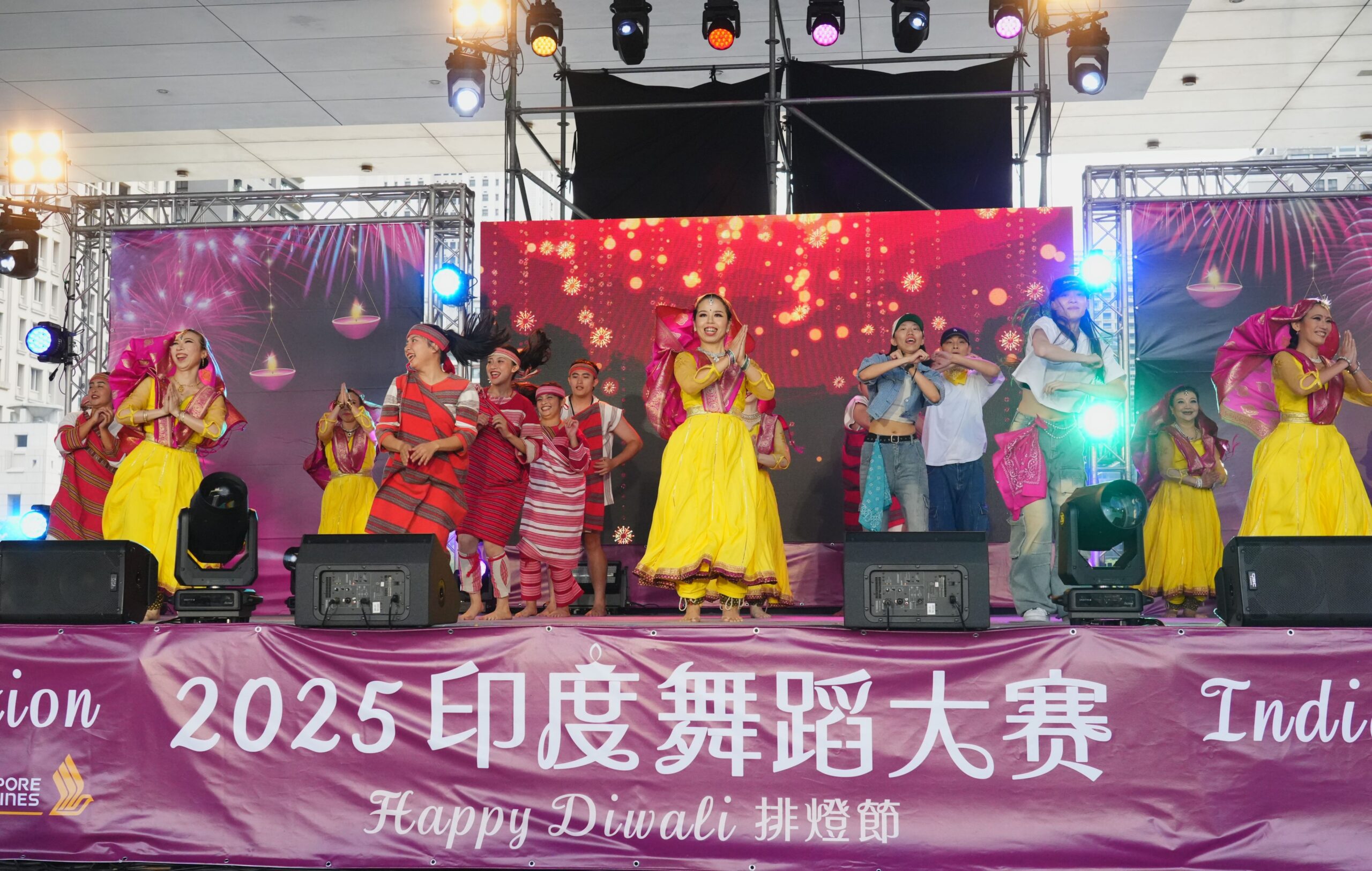 排燈節慶典移師台中! 首屆印度舞大賽high翻全場 黃副市長:持續深化台印友誼 排燈節慶典移師台中! 首屆印度舞大賽high翻全場 黃副市長:持續深化台印友誼