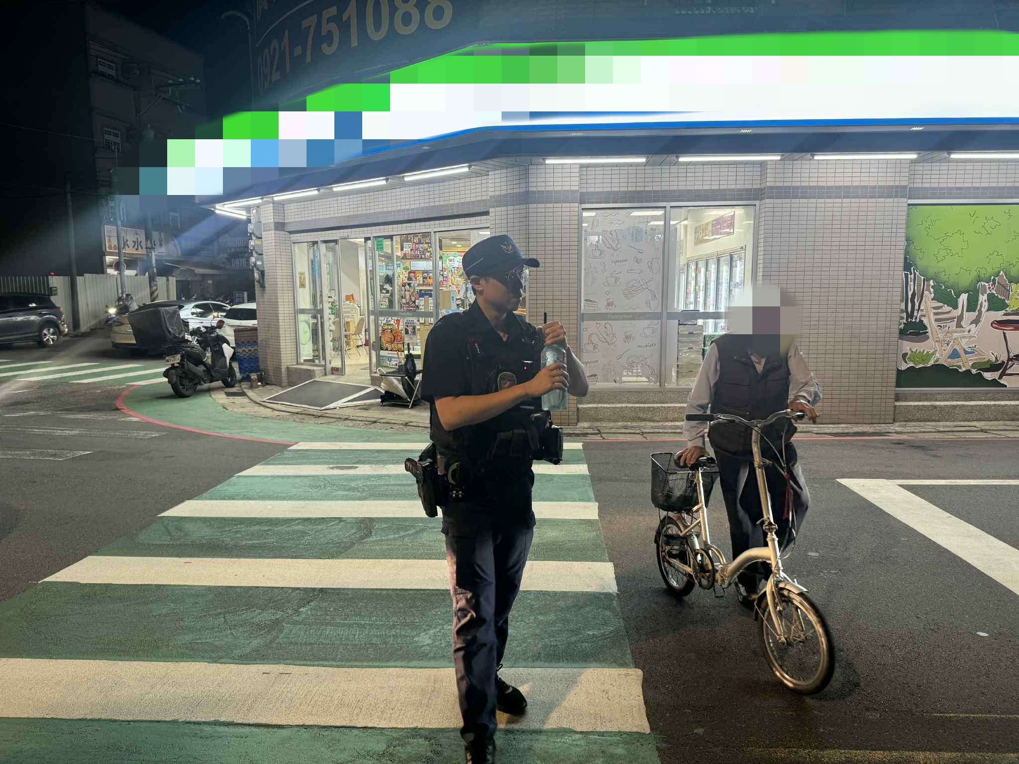 中壢9旬翁深夜牽腳踏車徘徊 警耐心溝通查身分 8d4408d5 7c46 459c bfcb 740e85d3dbeb 副本 0
