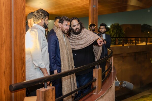 梅西與 Anant Ambani 一起體驗 Vantara 梅西與 Anant Ambani 一起體驗 Vantara