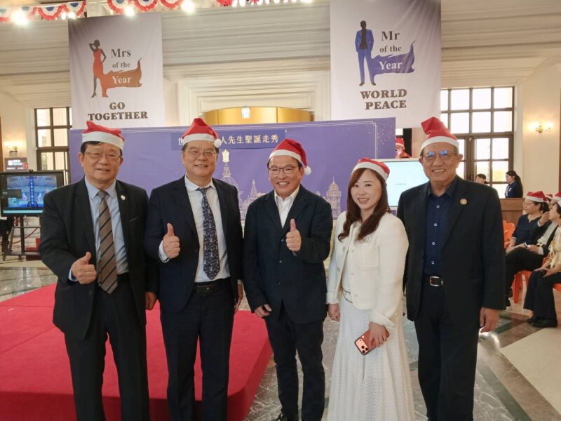 圖文：劍湖山世界總經理曾慶欑、歐思佛生技創辦人陳耀寬教授、佐登妮絲集團副董事長陳政治、佐登妮絲集團執行長陳佳琦、耐斯集團台灣新日化董事長張志毓（左至右）。 