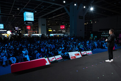 TRON 創辦人孫宇晨 (Justin Sun) 於 Consensus 香港大會 2026 的 Auros 主舞台向與會者發表演說。 TRON 創辦人孫宇晨 (Justin Sun) 於 Consensus 香港大會 2026 的 Auros 主舞台向與會者發表演說。