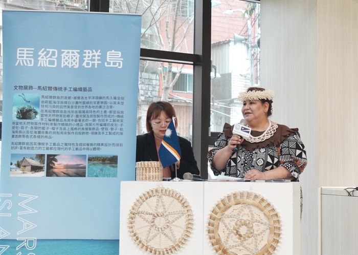 《圖說》馬紹爾群島共和國駐台大使卡蒂爾分享馬紹爾歷史，期望讓國際社會持續聽到他們的聲音。〈青年局提供〉